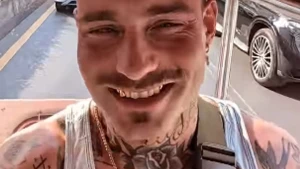 Douwe Bob in close-up, selfie