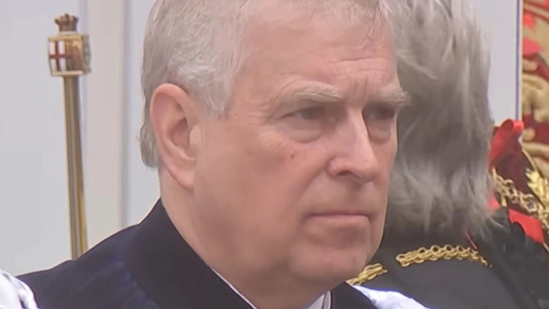 Koning Charles ruimt Royal Lodge leeg: &lsquo;Alle spullen van Andrew moeten weg&rsquo;