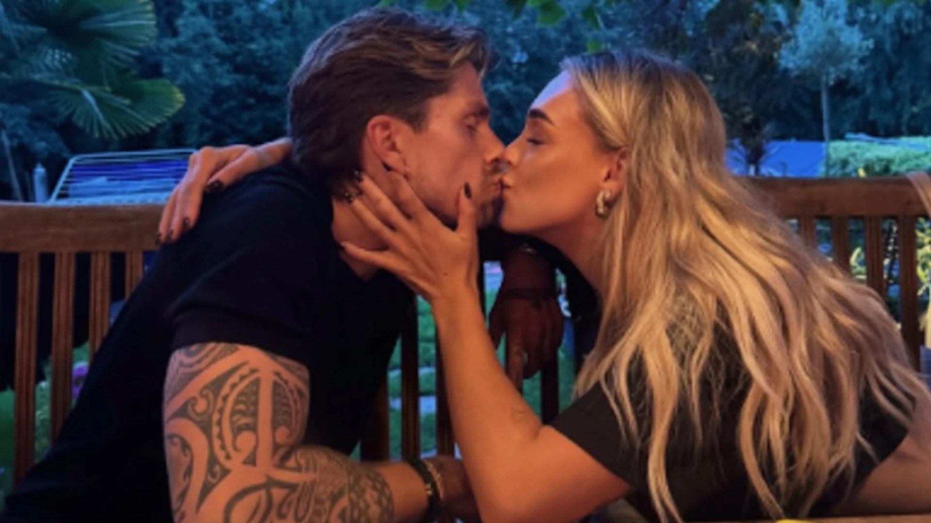 Andr&eacute; Hazes klopt zelf aan bij Videoland voor lichte realityserie: &lsquo;Al kijkt er geen hond, ik zit zelf te genieten&rsquo;