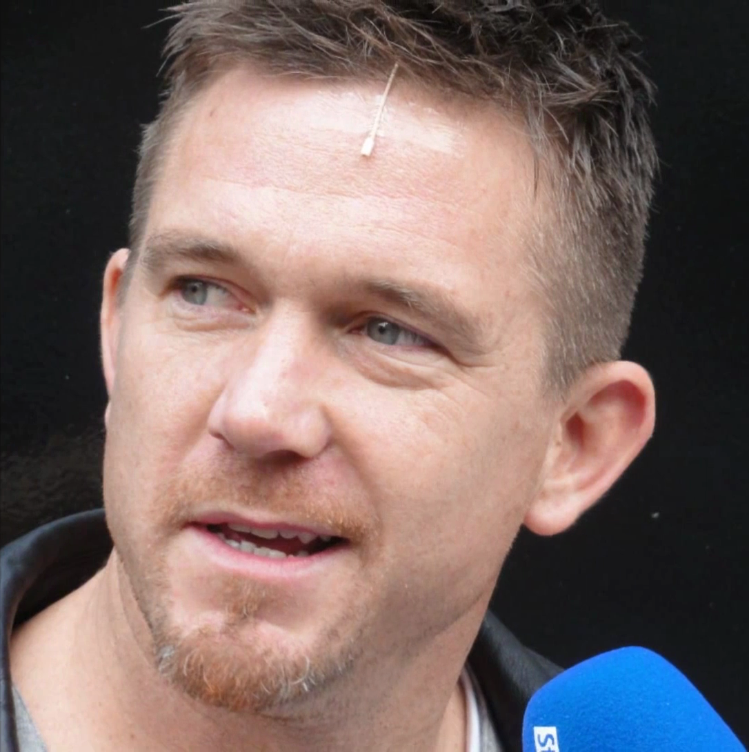 Johnny de Mol worstelt met beroemdheid moeder Willeke: &lsquo;Soms als twee werelden&rsquo;