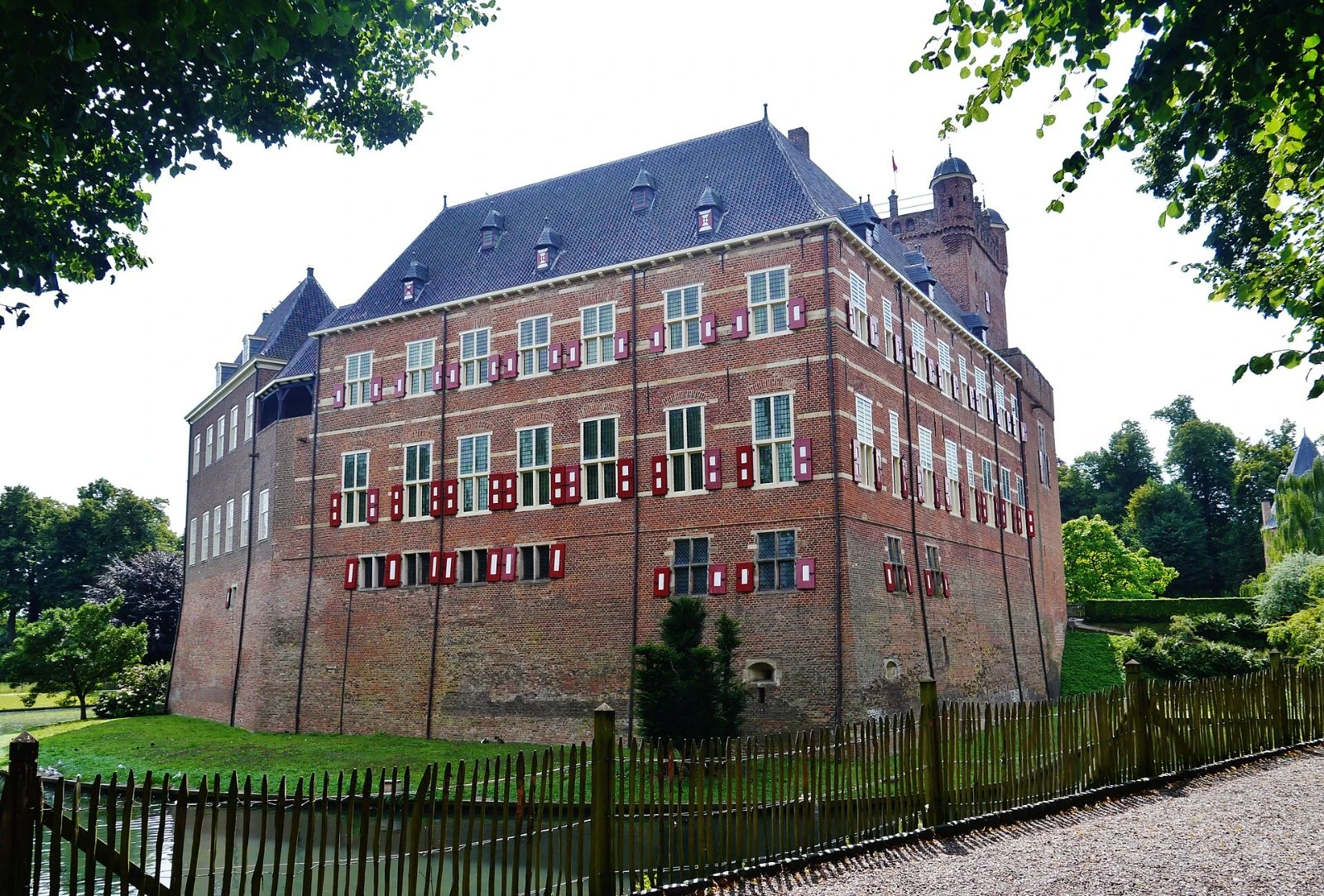 Kasteel Huis Bergh gaat weer open voor publiek: &lsquo;Bezoekers mogen zelf munten slaan&rsquo;