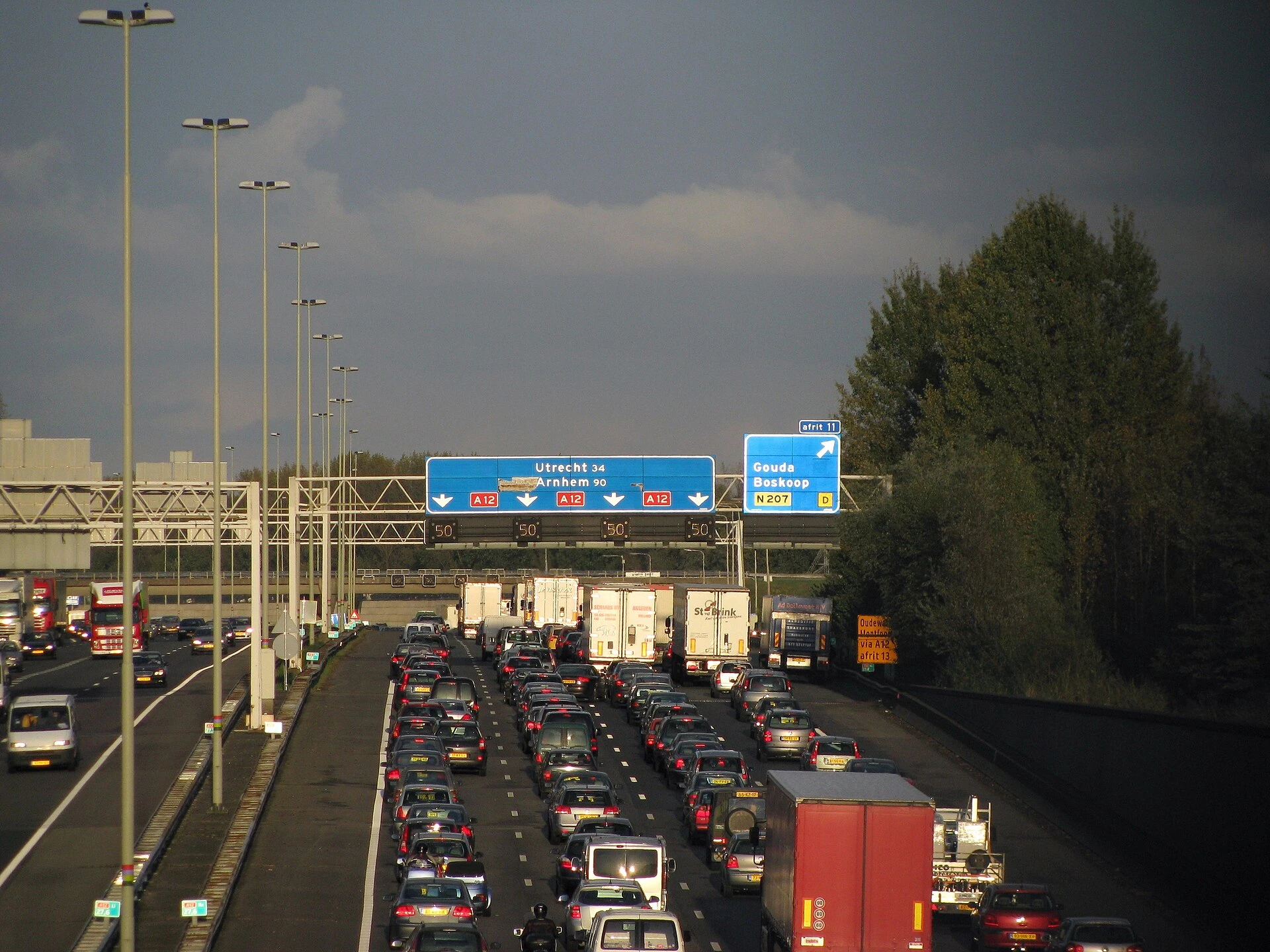 Zuid-Holland int in 2027 zo&rsquo;n 510 miljoen via opcenten: &lsquo;Een stadsauto betaalt iets meer dan 2 euro extra&rsquo;