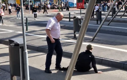 Buschauffeur haalt uit naar jonge man in Leiden: &acute;Deze chauffeur is er helemaal klaar mee&acute;
