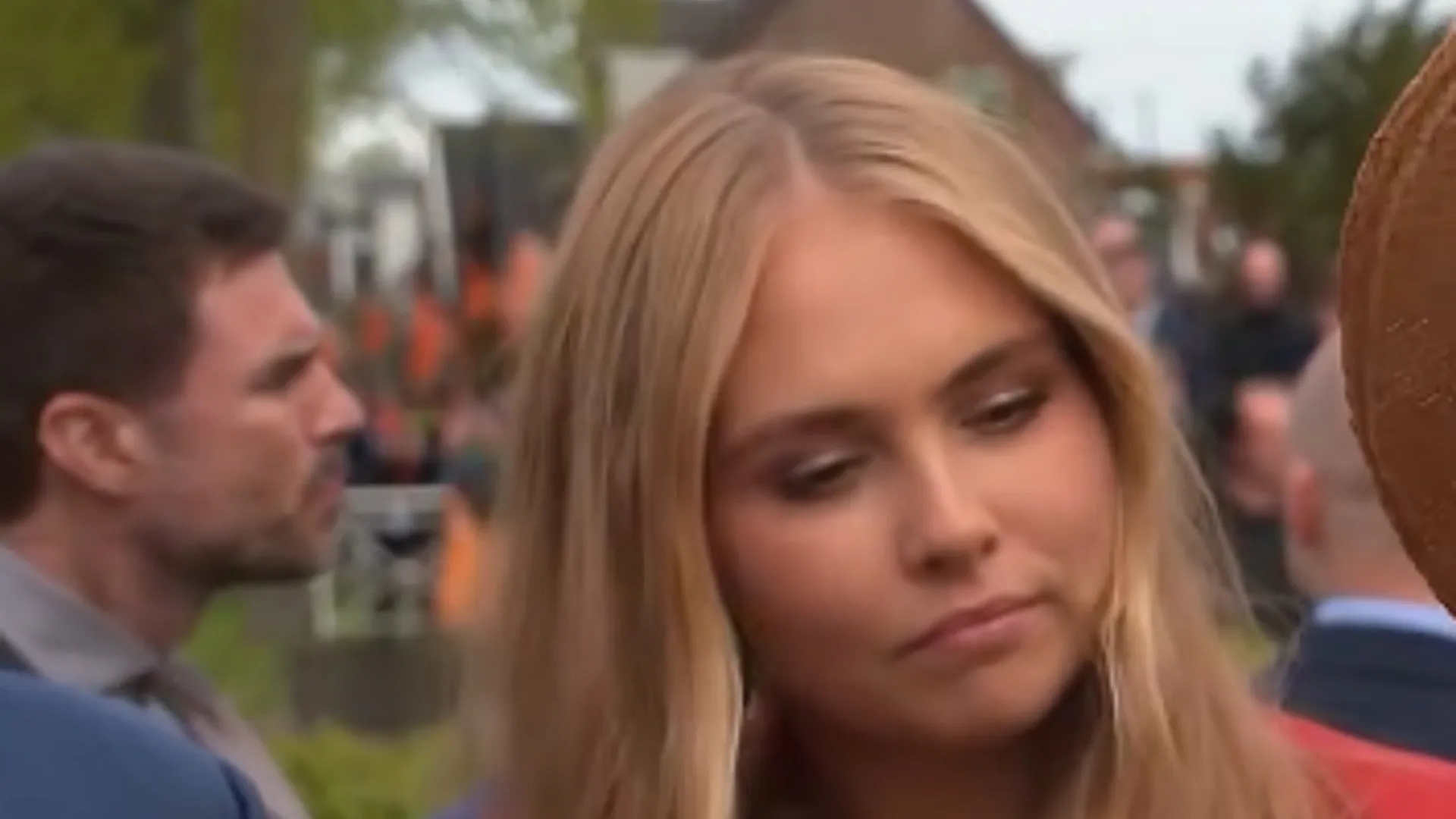 Prinses Amalia bevorderd tot sergeant bij de marine: &acute;Ze krijgt emmer zeewater over zich heen&acute;